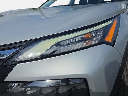 Used 2025 Nissan Rogue SV FWD image 29