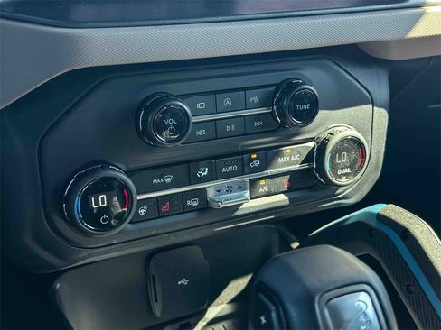 Used 2024 Ford Bronco Wildtrak image 33