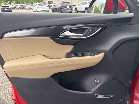 Used 2025 Buick Envision Preferred AWD/4WD image 9