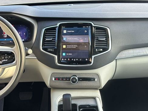 Certified 2025 Volvo XC90 B6 Plus AWD/4WD image 6