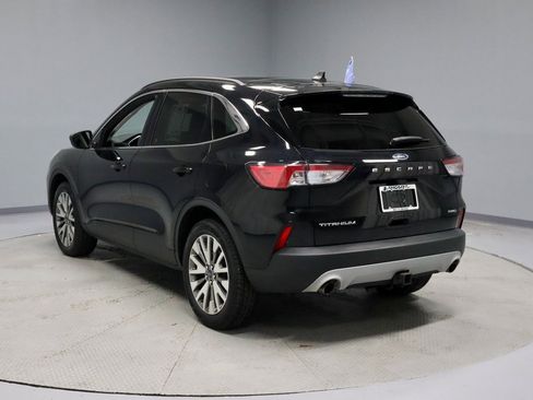 Certified 2022 Ford Escape Titanium w/ Class II Trailer Tow Package image 9
