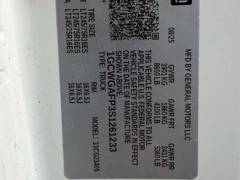 Used 2025 Chevrolet Express 2500 w/ Driver Convenience Package RWD image 9
