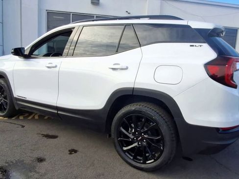 Used 2023 GMC Terrain SLT w/ Elevation Edition image 4