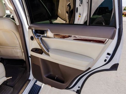 Used 2017 Lexus GX 460 Luxury AWD/4WD image 30