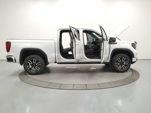 Used 2022 GMC Sierra 1500 AT4 w/ AT4 Preferred Package AWD/4WD image 16