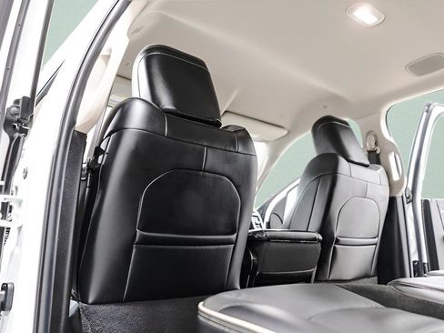 Used 2024 RAM 2500 Laramie image 32