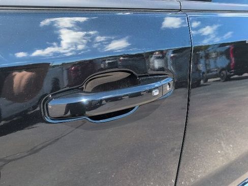 Used 2023 Chevrolet Silverado 1500 LT AWD/4WD image 20