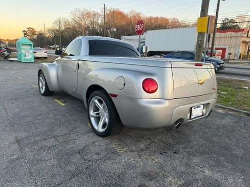 Used 2004 Chevrolet SSR w/ Preferred Equipment Group image 3