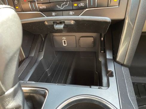 Certified 2018 Ford Explorer XLT w/ Equipment Group 202A AWD/4WD image 16