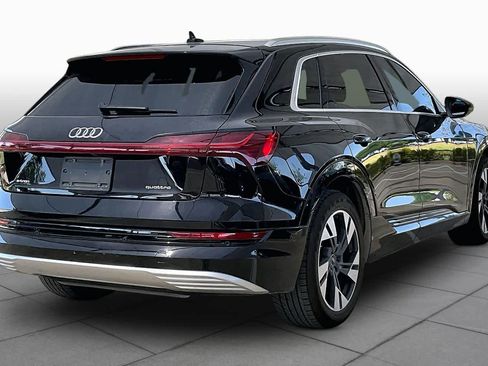 Used 2022 Audi e-tron Premium Plus w/ Premium Plus Package AWD/4WD image 12