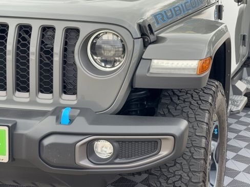 Used 2023 Jeep Wrangler Unlimited Rubicon 4xe w/ Cold Weather Group AWD/4WD image 12