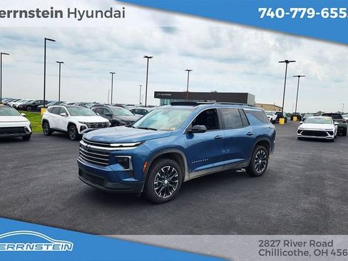 Used 2026 Chevrolet Traverse LT w/ Sun and Wheel Package AWD/4WD image 3