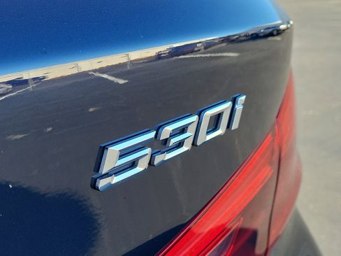Used 2018 BMW 530i xDrive w/ Premium Package image 6