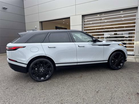 New 2026 Land Rover Range Rover Velar Dynamic SE image 7