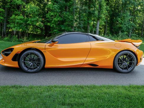 Used 2026 McLaren 750S Spider RWD image 15