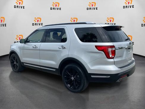 Used 2019 Ford Explorer Limited w/ Class III Trailer Tow Package FWD image 3