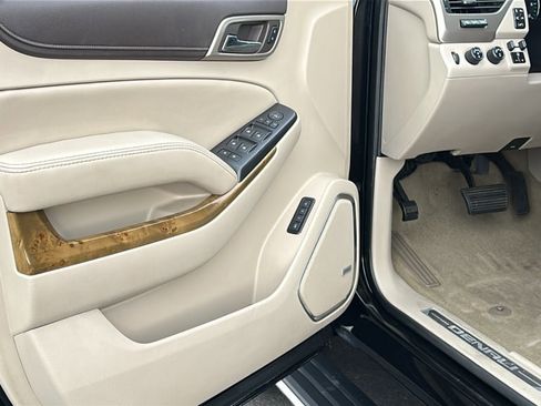 Used 2017 GMC Yukon Denali image 23