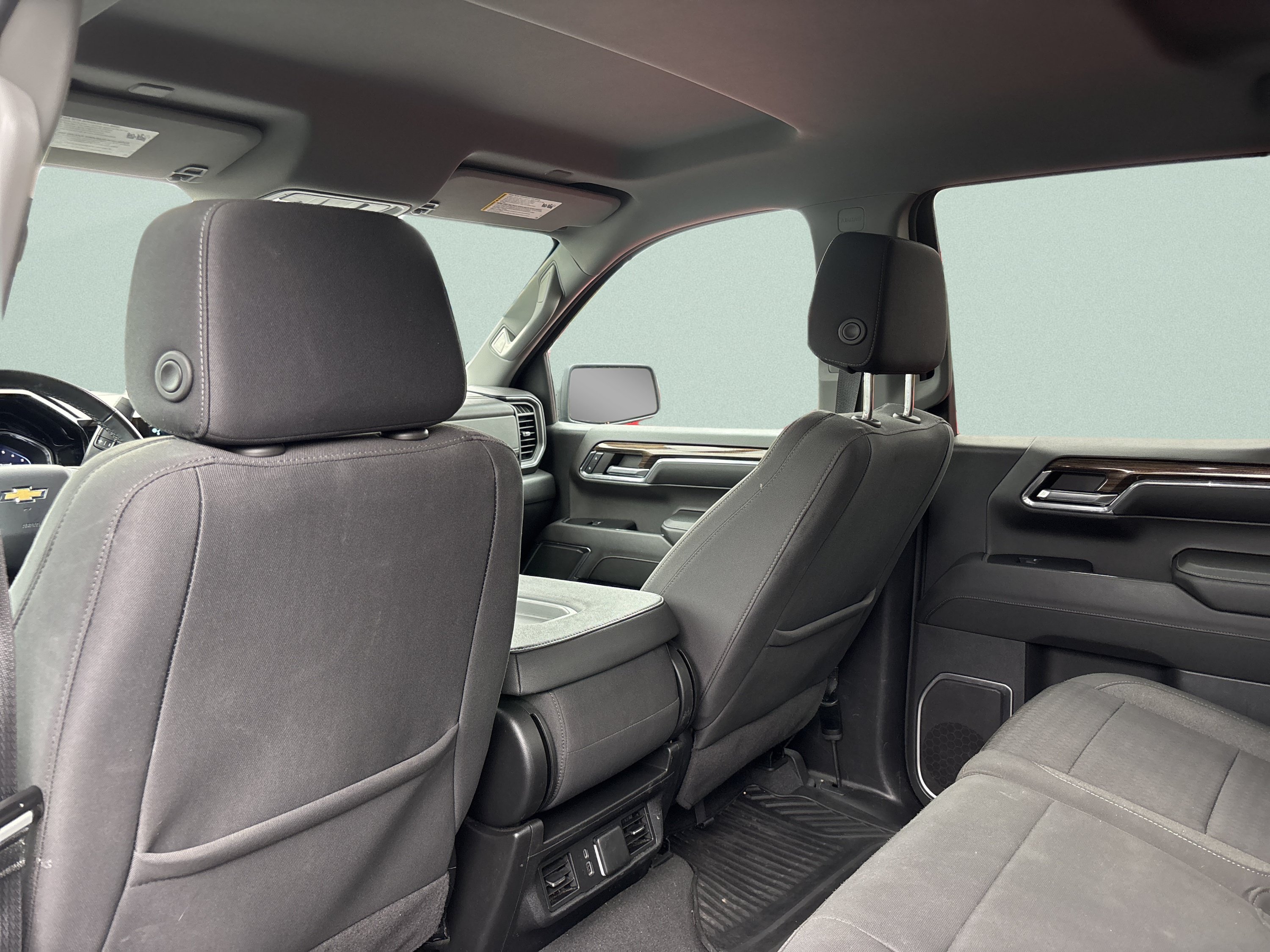 Used 2024 Chevrolet Silverado 1500 LT AWD/4WD image 18