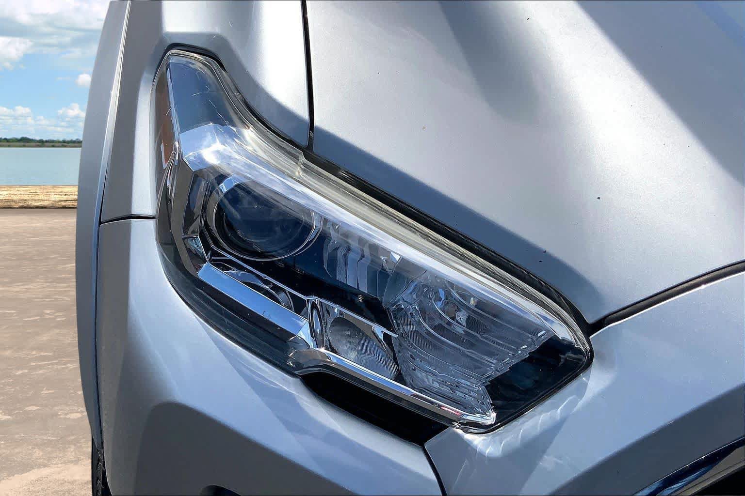 Used 2016 Toyota Tacoma SR5 RWD image 31