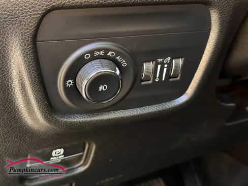 Used 2022 Jeep Grand Cherokee L Limited image 31