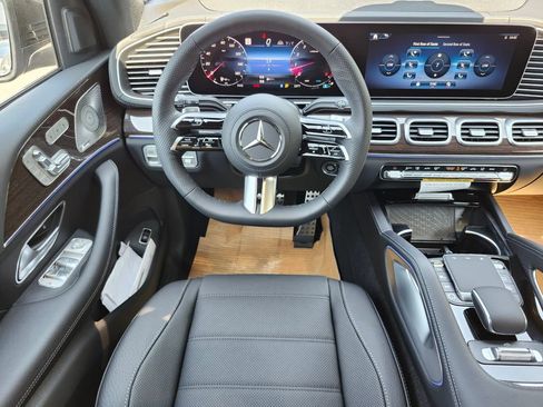 New 2026 Mercedes-Benz GLS 450 4MATIC image 13