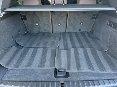 Used 2023 BMW iX xDrive50 image 16