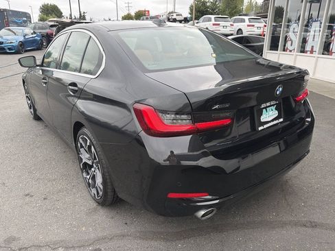 Used 2025 BMW 330i xDrive Sedan w/ Premium Package AWD/4WD image 4