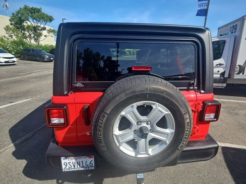 Used 2018 Jeep Wrangler Unlimited Sport S image 8