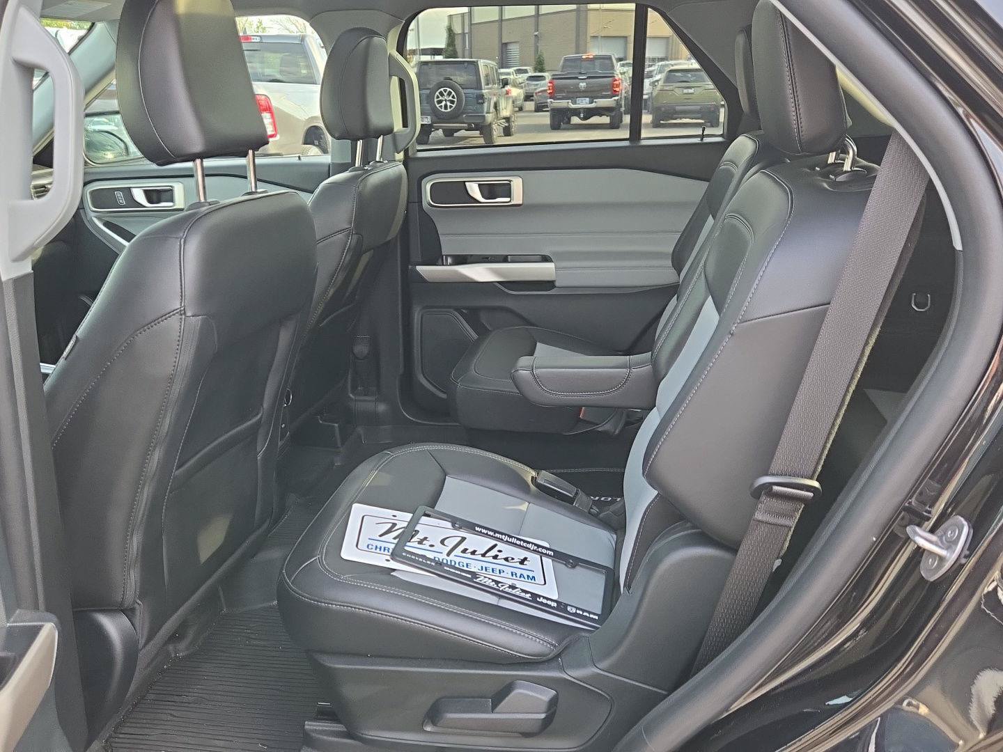 Used 2023 Ford Explorer XLT w/ Equipment Group 202A AWD/4WD image 15