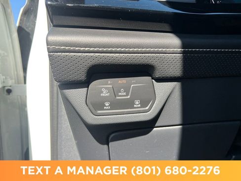 Used 2024 Volkswagen Atlas Cross Sport SE AWD/4WD image 27