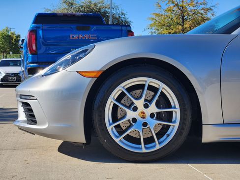 Used 2024 Porsche 718 Boxster image 9