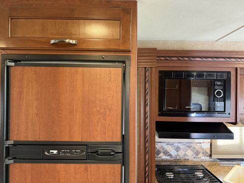 Used 2016 Ford E-450 and Econoline 450 Super Duty w/ Motorhome Prep Package image 57