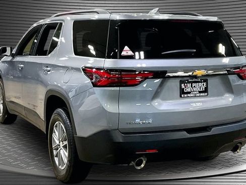 Used 2023 Chevrolet Traverse LT FWD image 4