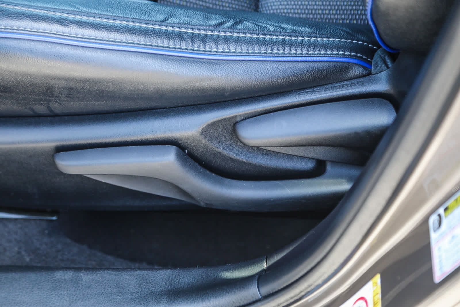 Used 2018 Toyota Corolla SE w/ Carpet Mat Package (TMS) FWD image 19
