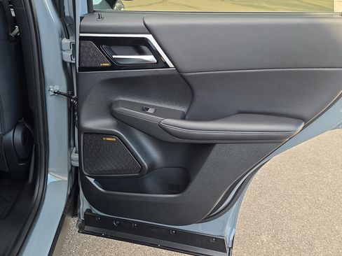 New 2026 Mitsubishi Outlander SE FWD image 29