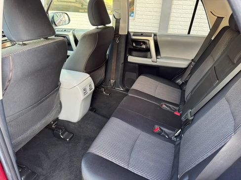 Used 2011 Toyota 4Runner SR5 w/ Convenience Pkg AWD/4WD image 17