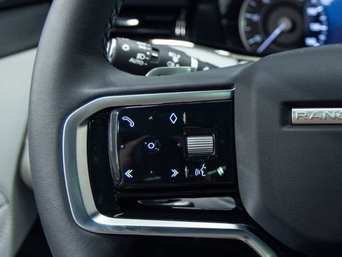 Used 2023 Land Rover Range Rover Evoque R-Dynamic SE image 15