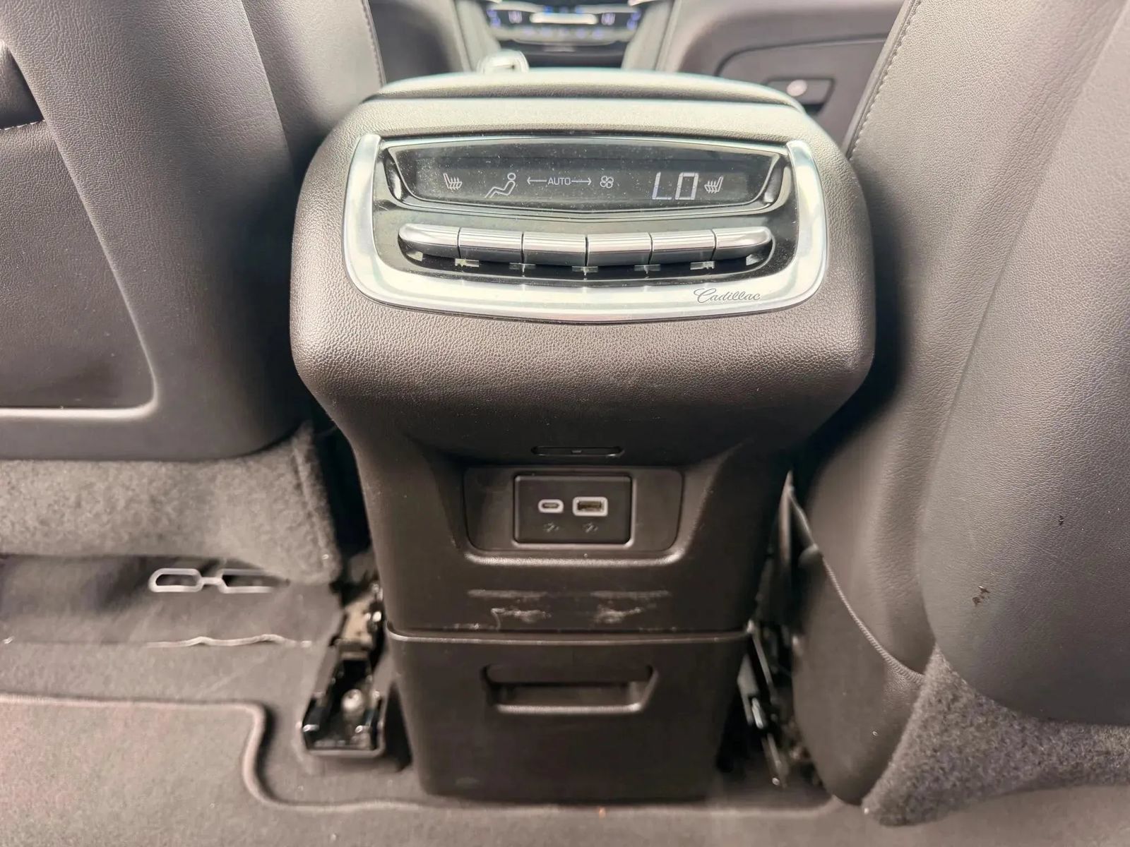 Used 2023 Cadillac XT6 Premium Luxury FWD image 29