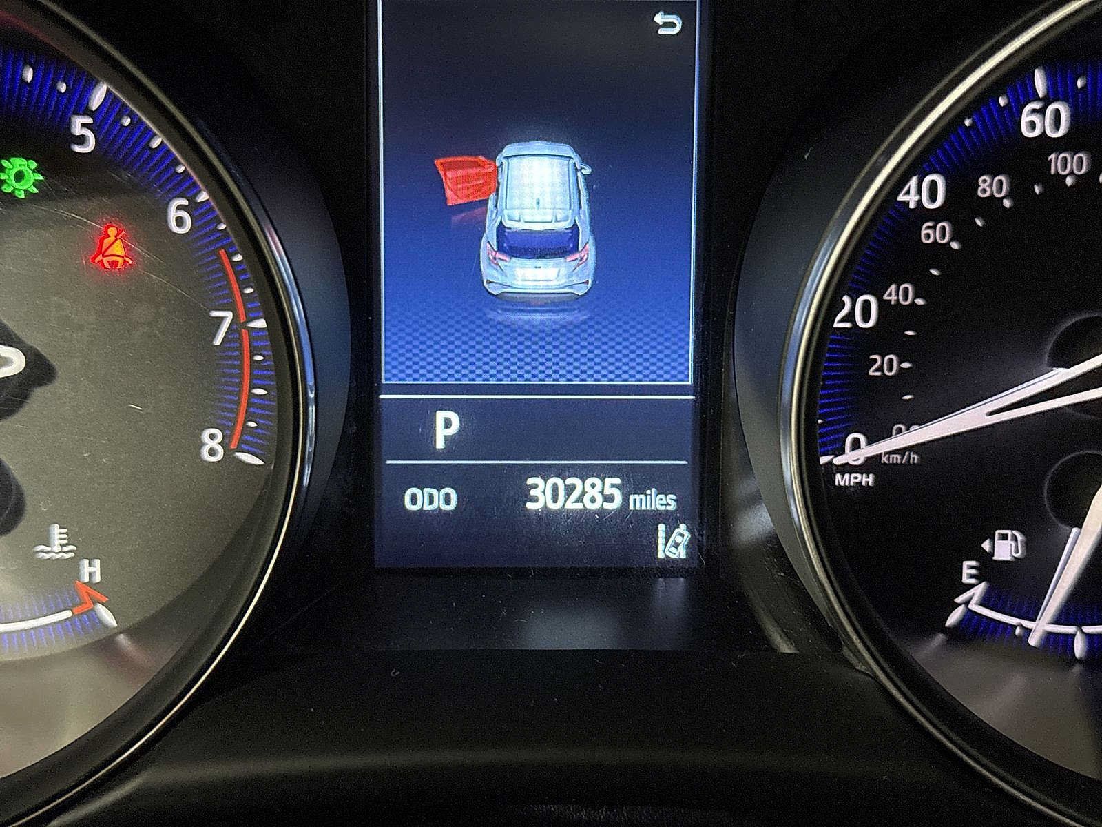 Used 2022 Toyota C-HR XLE FWD image 19