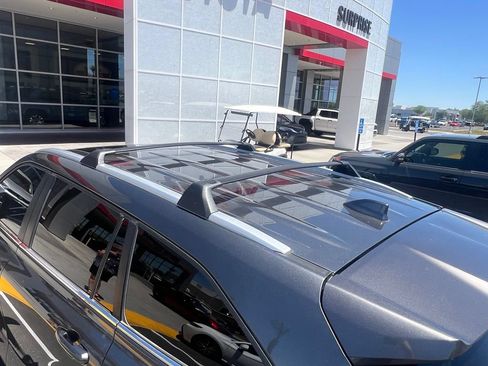 Used 2023 Toyota Highlander XLE FWD image 7