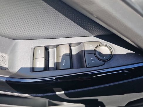 New 2026 Chevrolet Equinox LT FWD image 28
