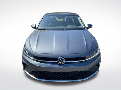 Used 2025 Volkswagen Jetta SE FWD image 9