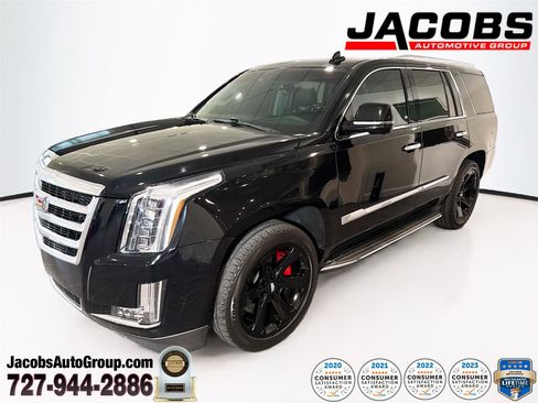 Used 2018 Cadillac Escalade Luxury image 1