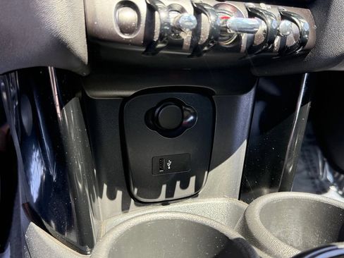 Used 2023 MINI Cooper 2-Door Hardtop FWD image 30