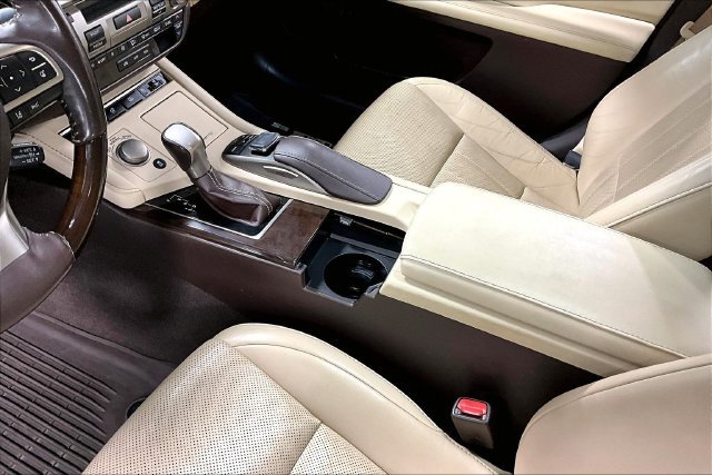 Used 2018 Lexus ES 350 w/ Luxury Package w/Wood Trim FWD image 18