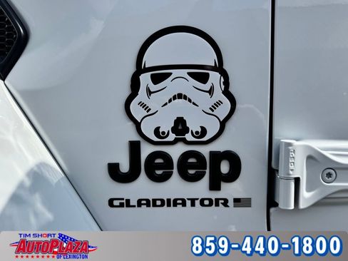 Used 2023 Jeep Gladiator Overland AWD/4WD image 10
