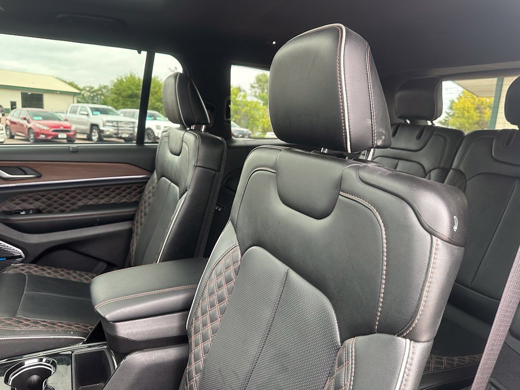 Used 2023 Jeep Grand Cherokee L Summit w/ High Altitude Package AWD/4WD image 23