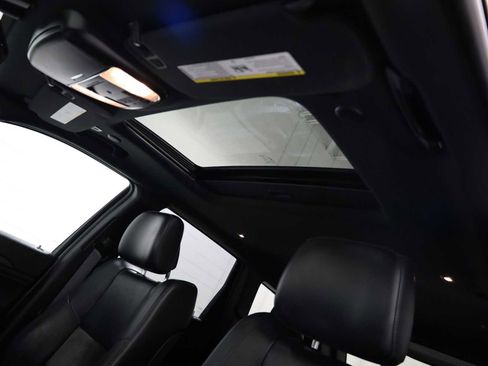 Used 2019 Jeep Grand Cherokee Altitude AWD/4WD image 19
