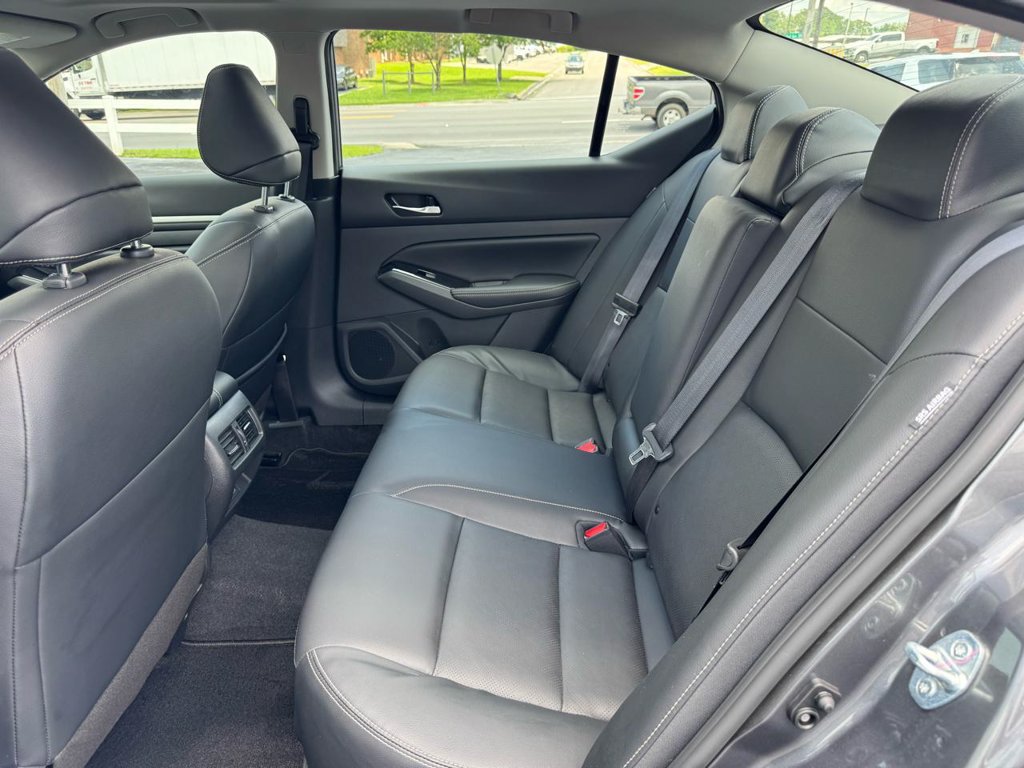 Used 2024 Nissan Altima 2.5 SL FWD image 16