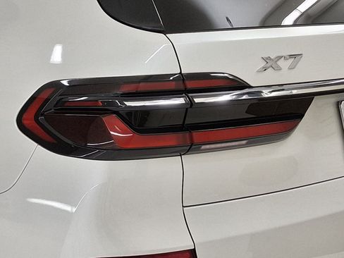 Used 2024 BMW X7 xDrive40i w/ M Sport Package AWD/4WD image 22